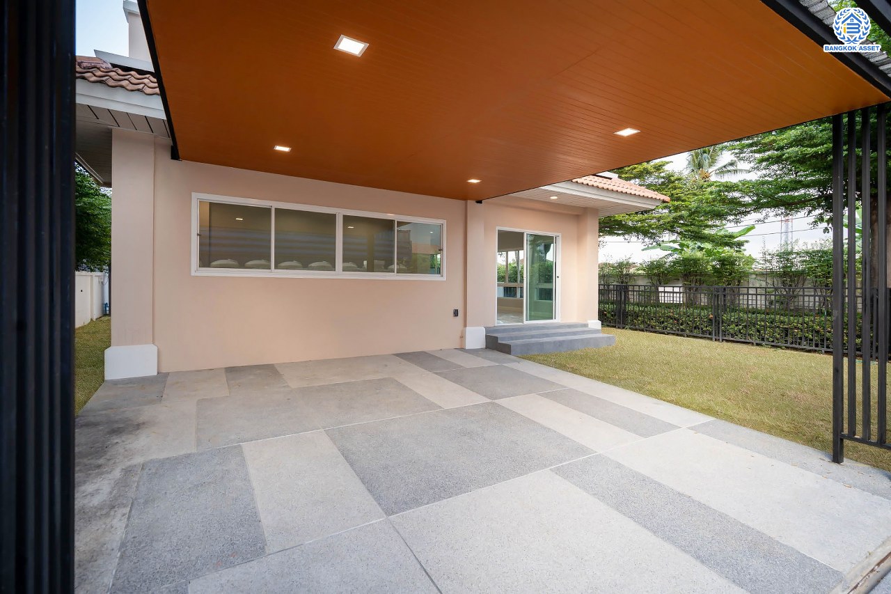 บ้านมือสองตกแต่งใหม่ โครงการ มณีรินทร์พาร์ค รัตนาธิเบศร์-ท่าอิฐ แบรนด์ Property Perfect เนื้อที่ 59.4 ตร.ว. ฟังก์ชัน 3 ห้องนอน 3 ห้องน้ำ จอดรถได้ 2 คัน บนทำเลศักยภาพ เชื่อมต่อทั้ง ถนนรัตนาธิเบศร์ และถนนราชพฤกษ์ ใจกลาง 2 เซ็นทรัลฯ ใกล้ทางด่วน "งามวงศ์วาน" และรถไฟฟ้า "สถานีบางรักน้อยท่าอิฐ"...